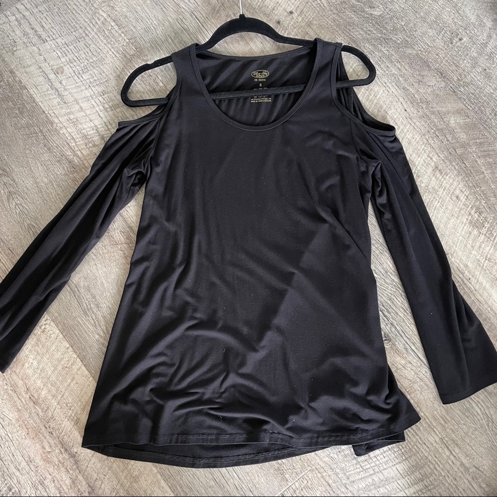 Cold shoulder top